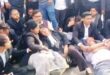 टोल बूथ पर मारपीट के विरोध में अधिवक्ता सड़क पर उतरे, जुलूस निकाल पुतला फूंका, धरना दिया