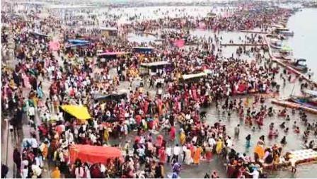 रामनवमी पर झूमी अयोध्या, सरयू में लाखों श्रद्धालुओं ने लगाई आस्था की डुबकी