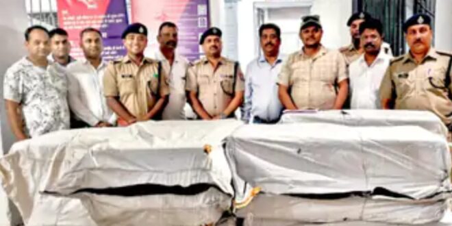 शताब्दी से 38 लाख की सिगरेट बरामद, याहियागंज बाजार में खपाने की थी तैयारी
