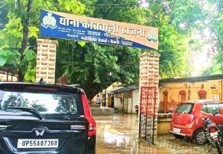 छत से कूदी किशोरी, छेड़खानी से बचते हुए टूटी रीढ़ की हड्डी
