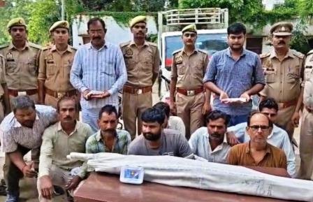 सीतापुर में जमीन विवाद में 25 राउंड फायरिंग, ट्रेनी IPS के पिता समेत 10 गिरफ्तार