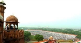 लाल किले पर पहली बार राष्ट्रगान से पहले गूंजा ‘वंदे मातरम्’, बदला 80 साल पुराना प्रोटोकॉल