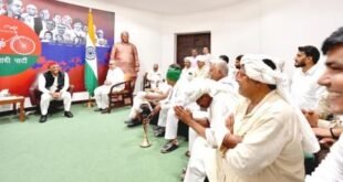 अखिलेश बोले- 2027 का चुनाव किसानों के भविष्य का चुनाव, सपा सरकार बनी तो 24 घंटे में होगा गन्ना भुगतान
