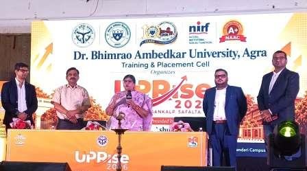 यूपी राइज में चमके आगरा के युवा, नौकरी तलाशने वाले नहीं बनेंगे रोजगार सृजक
