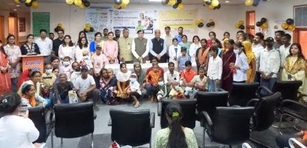गोल्ड सितंबर में बाल कैंसर के प्रति जागरूकता का संदेश
