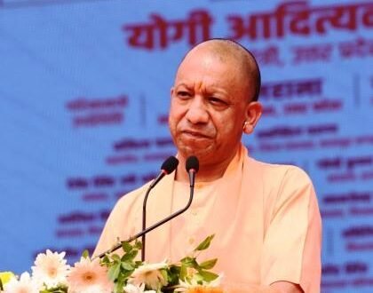वाल्मीकि आश्रम में सीएम योगी ने की पूजा-अर्चना, सीता कुटिया के भी किए दर्शन