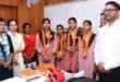 चार छात्राओं ने संभाली एक दिन के लिए मध्याह्न भोजन निदेशक की जिम्मेदारी